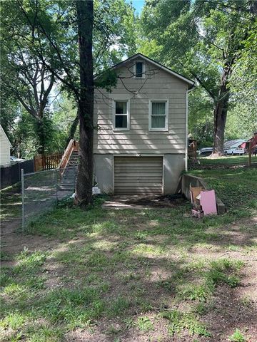 719 S Walnut Street, Leavenworth, KS 66048