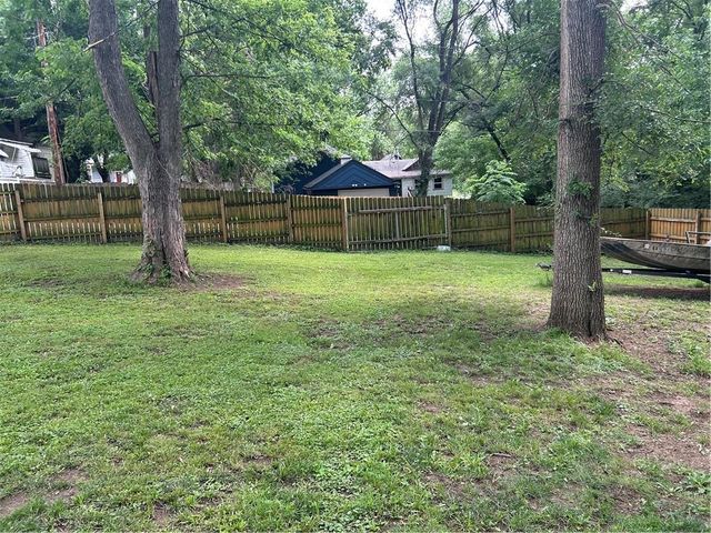 719 S Walnut Street, Leavenworth, KS 66048