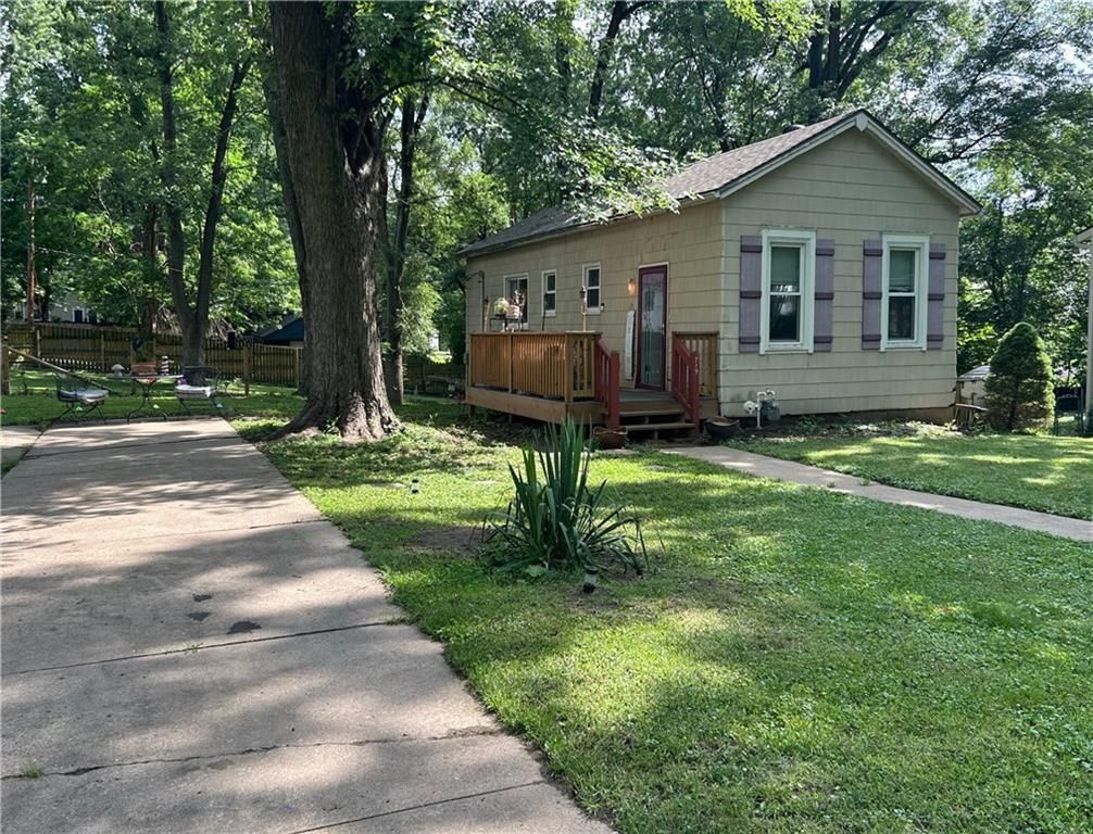719 S Walnut Street, Leavenworth, KS 66048