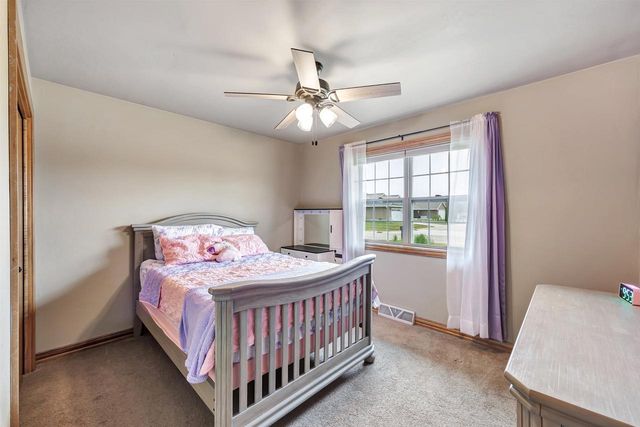 3801 SCOTCHMAN CIRCLE, Green Bay, WI 54311