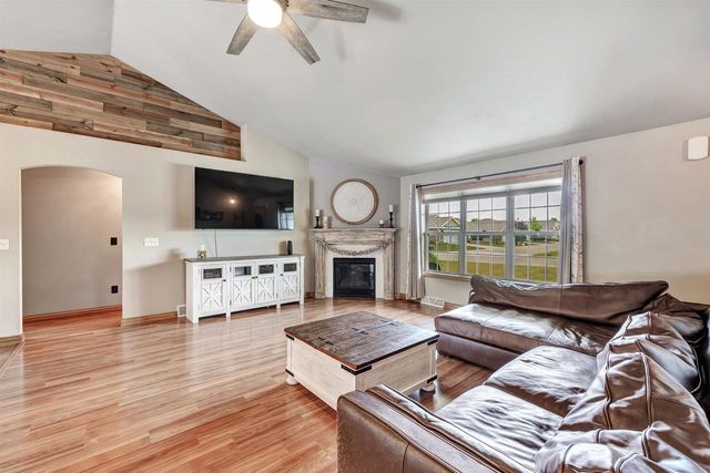 3801 SCOTCHMAN CIRCLE, Green Bay, WI 54311