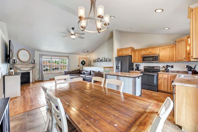 3801 SCOTCHMAN CIRCLE, Green Bay, WI 54311