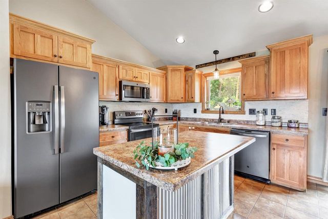 3801 SCOTCHMAN CIRCLE, Green Bay, WI 54311