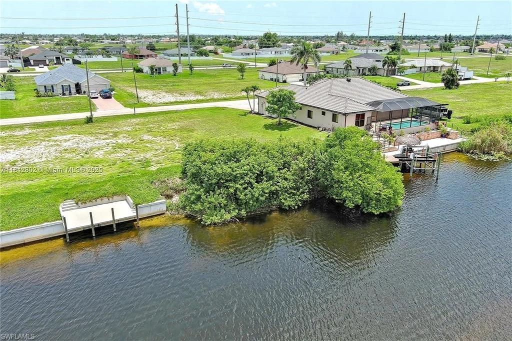 401 NW 24th TER, CAPE CORAL, FL 33993 — photo 2
