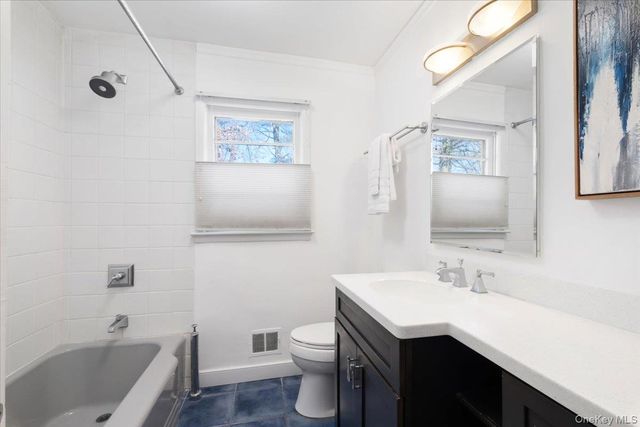 44 Amherst Drive, New Rochelle, NY 10804