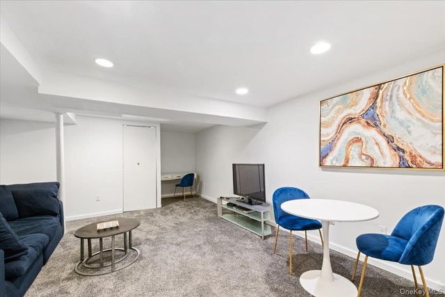 44 Amherst Drive, New Rochelle, NY 10804