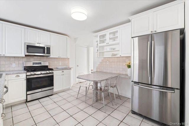 44 Amherst Drive, New Rochelle, NY 10804