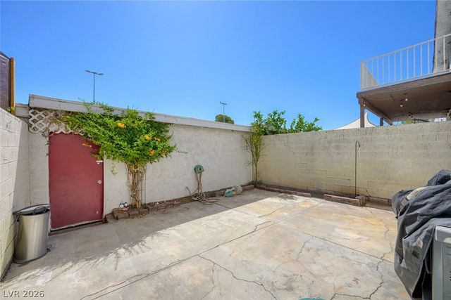 221 Pecos Way, Las Vegas, NV 89121