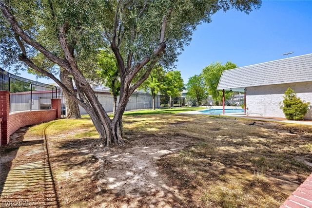 221 Pecos Way, Las Vegas, NV 89121