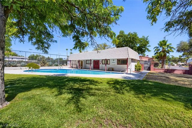 221 Pecos Way, Las Vegas, NV 89121