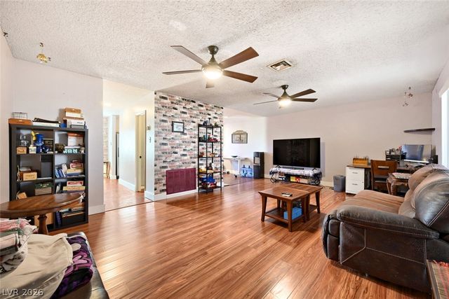 221 Pecos Way, Las Vegas, NV 89121