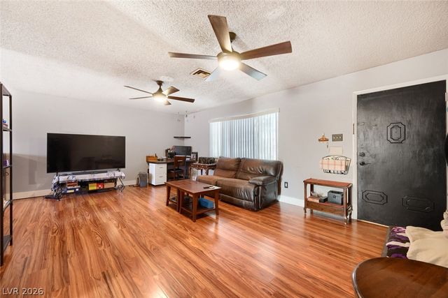 221 Pecos Way, Las Vegas, NV 89121