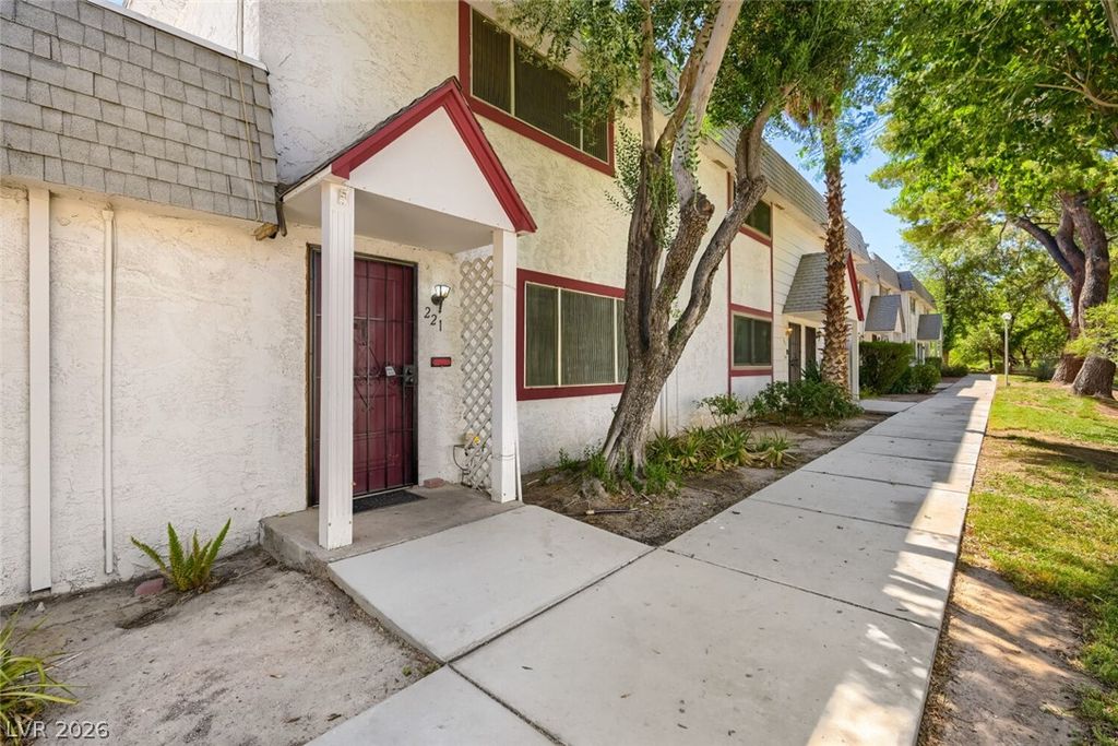 221 Pecos Way, Las Vegas, NV 89121