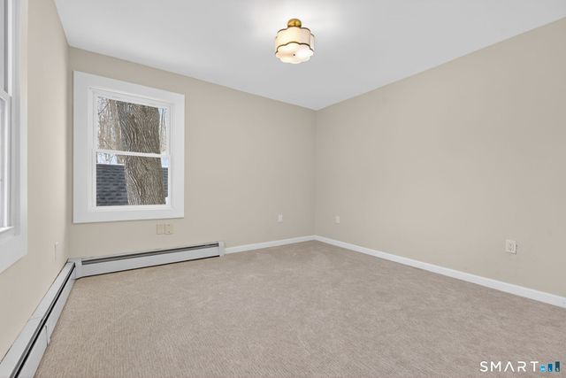 87 West Street, Manchester, CT 06040