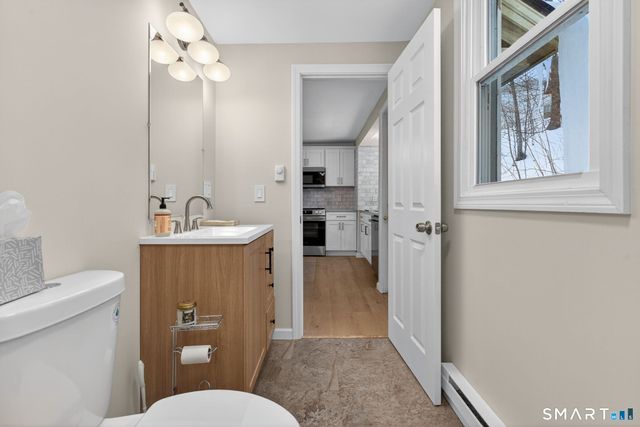 87 West Street, Manchester, CT 06040