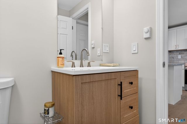 87 West Street, Manchester, CT 06040