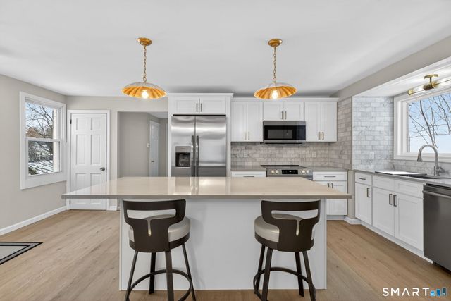 87 West Street, Manchester, CT 06040