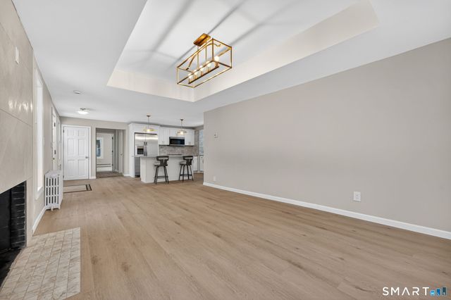 87 West Street, Manchester, CT 06040