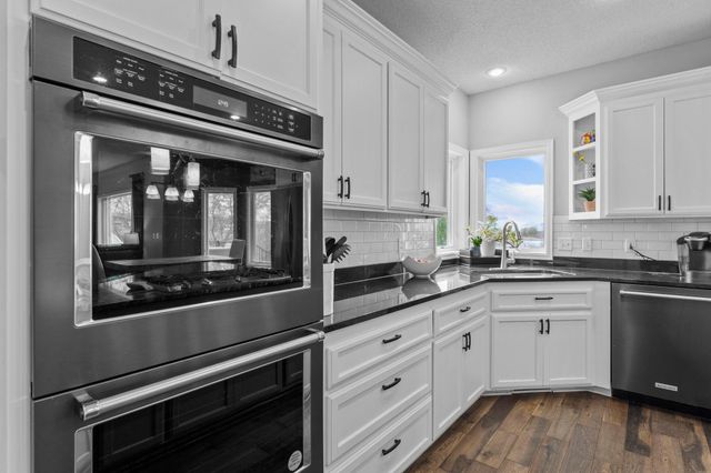 8665 Pioneer Trail, Loretto, MN 55357