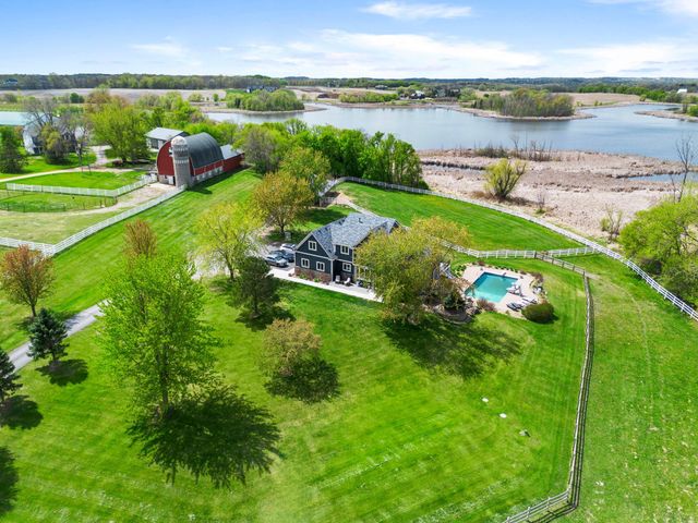 8665 Pioneer Trail, Loretto, MN 55357