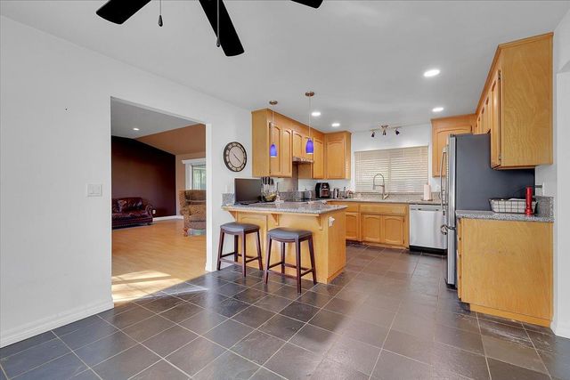 8890 Daguerra Point Dr, Marysville, CA 95901