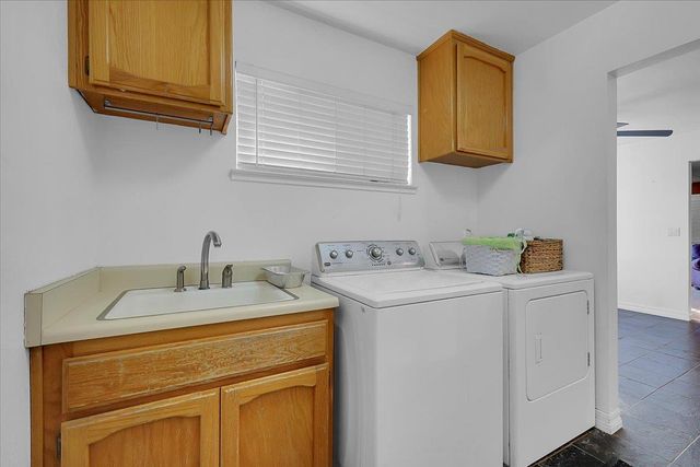 8890 Daguerra Point Dr, Marysville, CA 95901