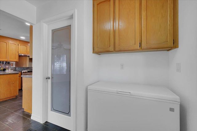 8890 Daguerra Point Dr, Marysville, CA 95901