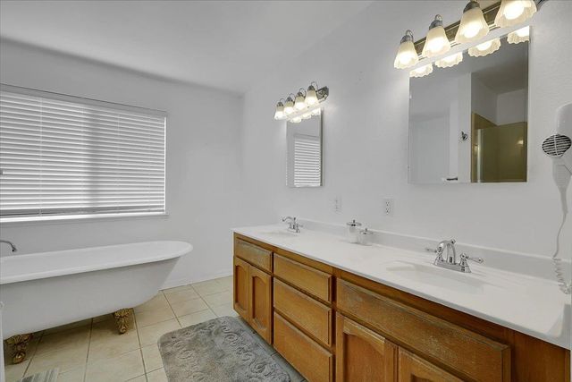 8890 Daguerra Point Dr, Marysville, CA 95901