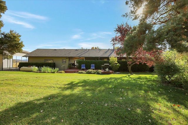 8890 Daguerra Point Dr, Marysville, CA 95901