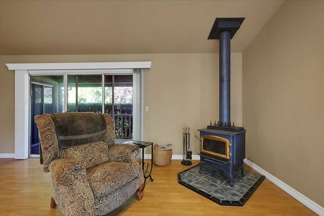 8890 Daguerra Point Dr, Marysville, CA 95901