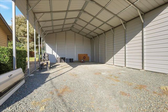 8890 Daguerra Point Dr, Marysville, CA 95901
