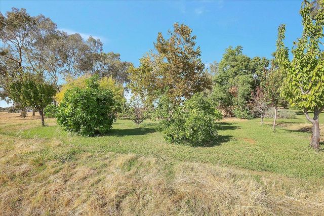 8890 Daguerra Point Dr, Marysville, CA 95901