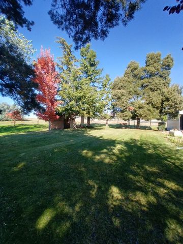 8890 Daguerra Point Dr, Marysville, CA 95901