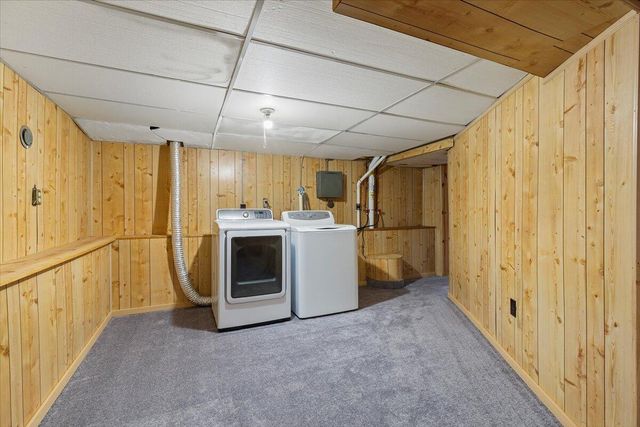 913 S 34TH Street, Council Bluffs, IA 51501