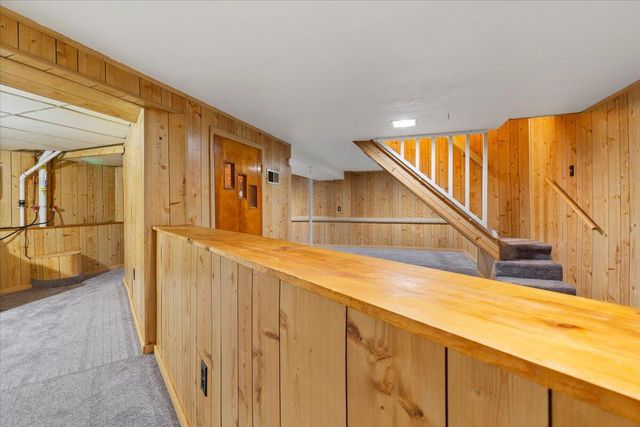 913 S 34TH Street, Council Bluffs, IA 51501