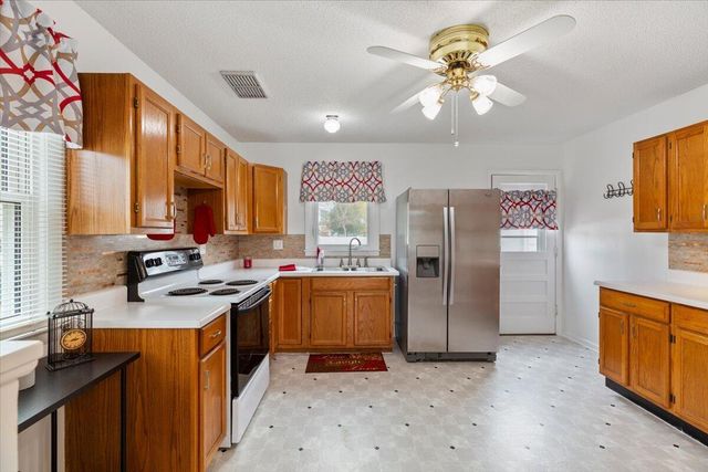 913 S 34TH Street, Council Bluffs, IA 51501