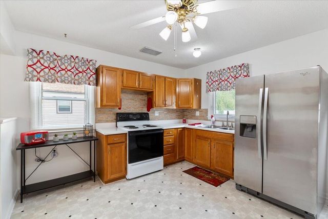 913 S 34TH Street, Council Bluffs, IA 51501