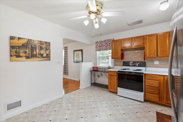 913 S 34TH Street, Council Bluffs, IA 51501