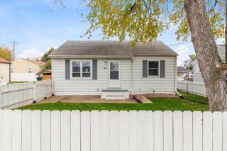 913 S 34TH Street, Council Bluffs, IA 51501