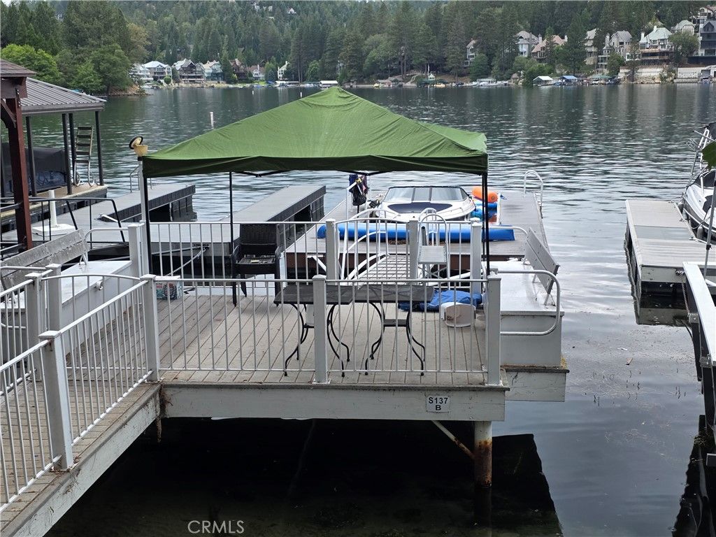 Image 3 of property listing at 137 S 137 B, Lake Arrowhead, CA 92352