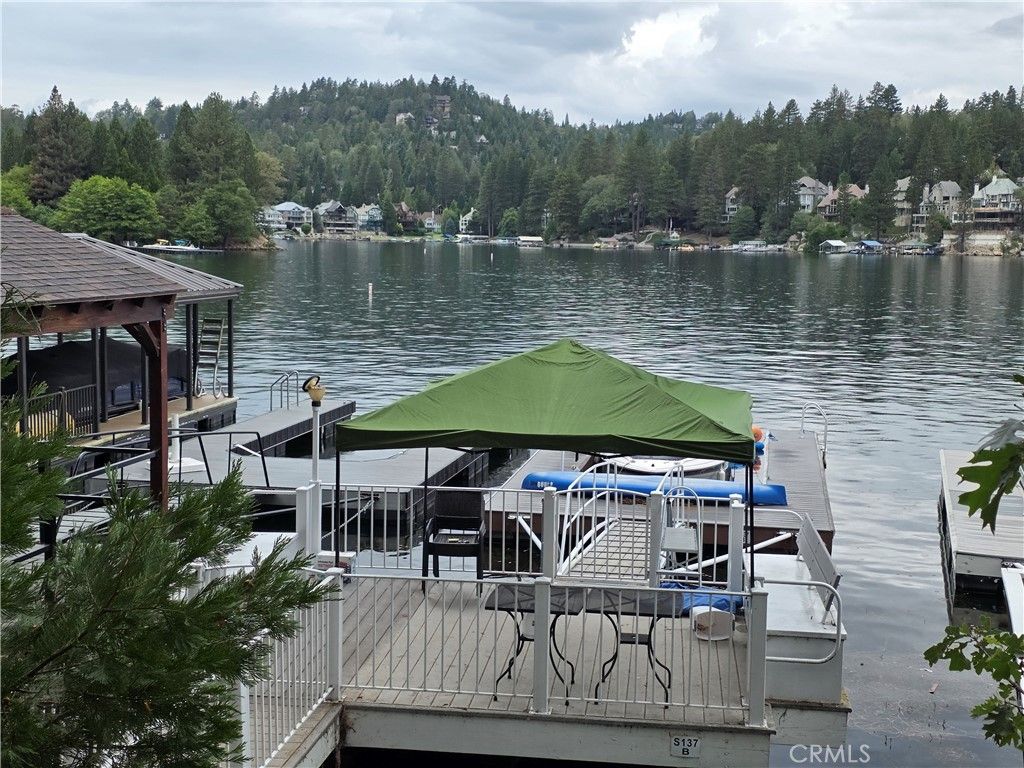 Image 4 of property listing at 137 S 137 B, Lake Arrowhead, CA 92352