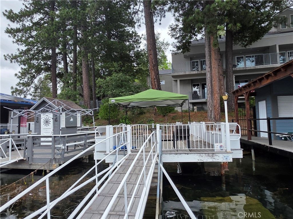Image 5 of property listing at 137 S 137 B, Lake Arrowhead, CA 92352