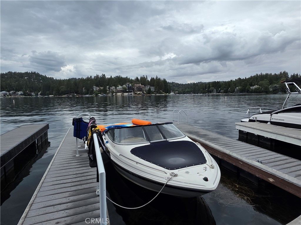 Image 7 of property listing at 137 S 137 B, Lake Arrowhead, CA 92352