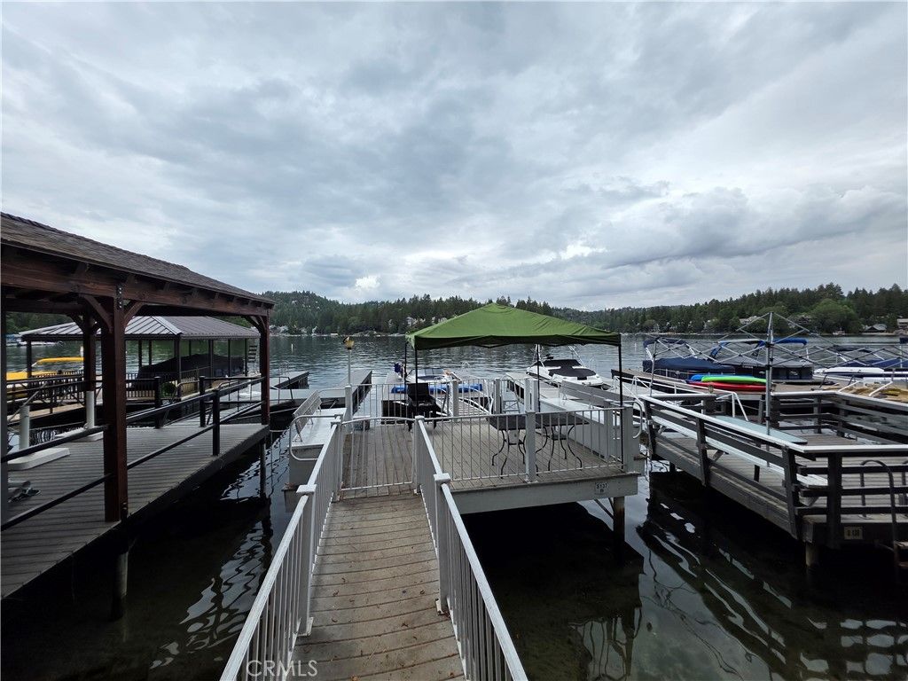 Image 9 of property listing at 137 S 137 B, Lake Arrowhead, CA 92352