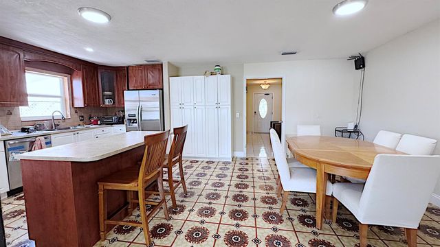 411 SE 4th Street, Dania Beach, FL 33004