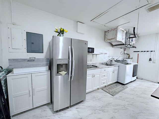 411 SE 4th Street, Dania Beach, FL 33004