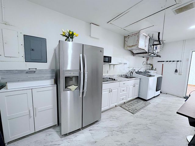 411 SE 4th Street, Dania Beach, FL 33004