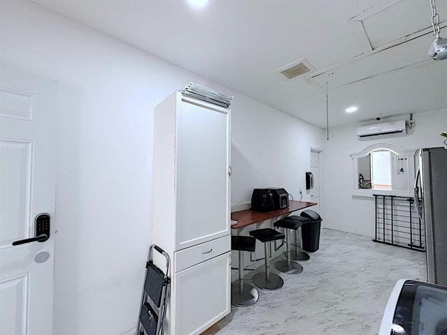 411 SE 4th Street, Dania Beach, FL 33004