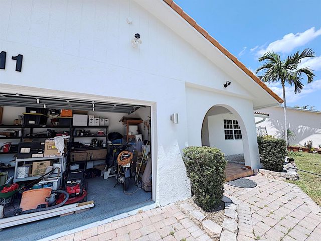 411 SE 4th Street, Dania Beach, FL 33004