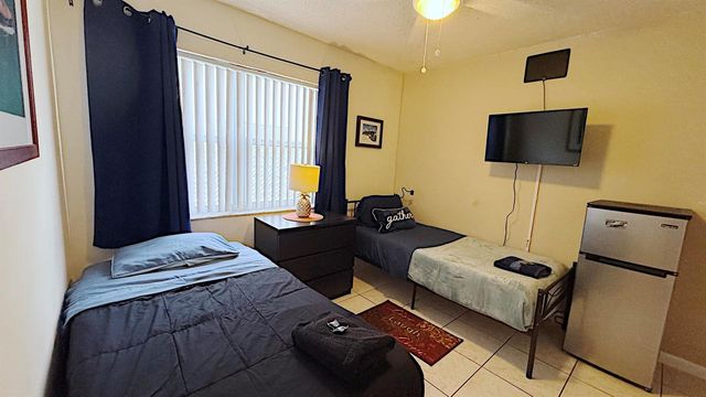 411 SE 4th Street, Dania Beach, FL 33004